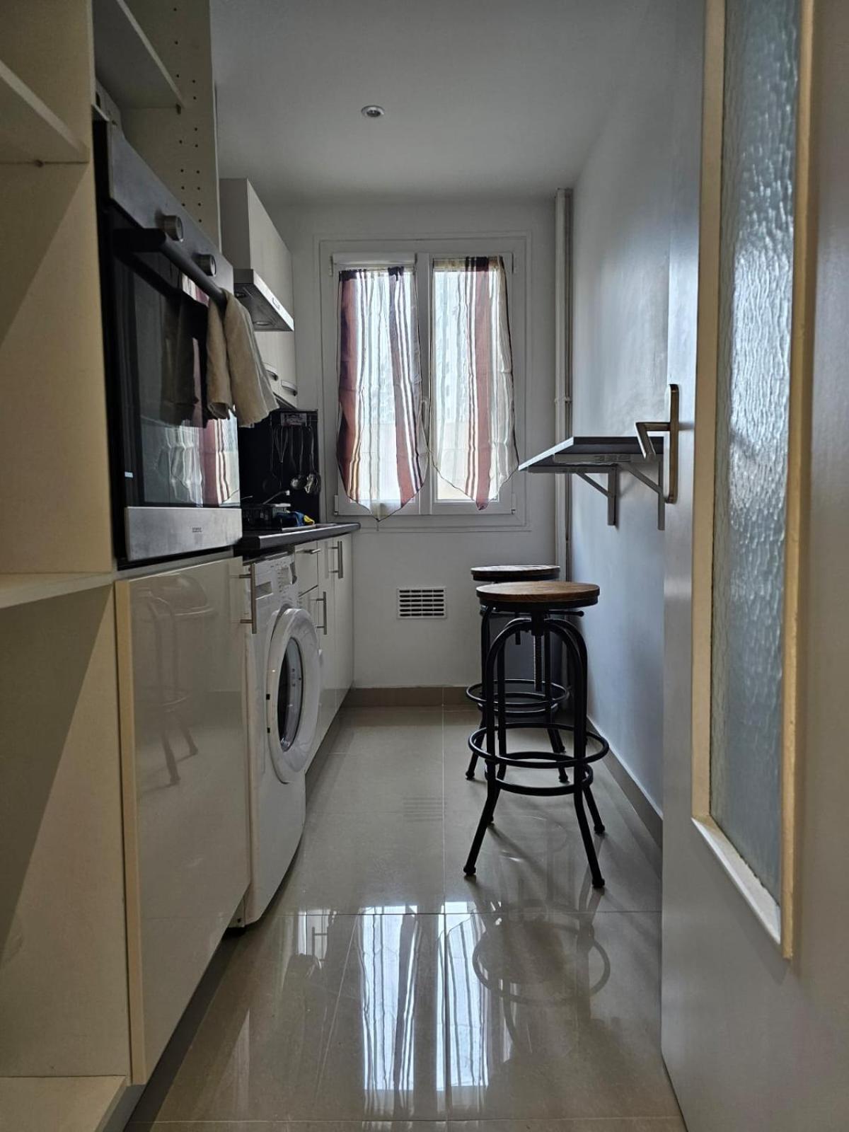 Proche Aeroport Appartement *