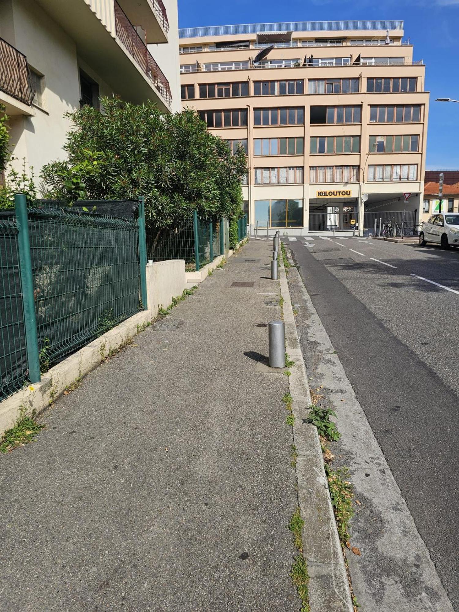 Proche Aeroport Appartement *